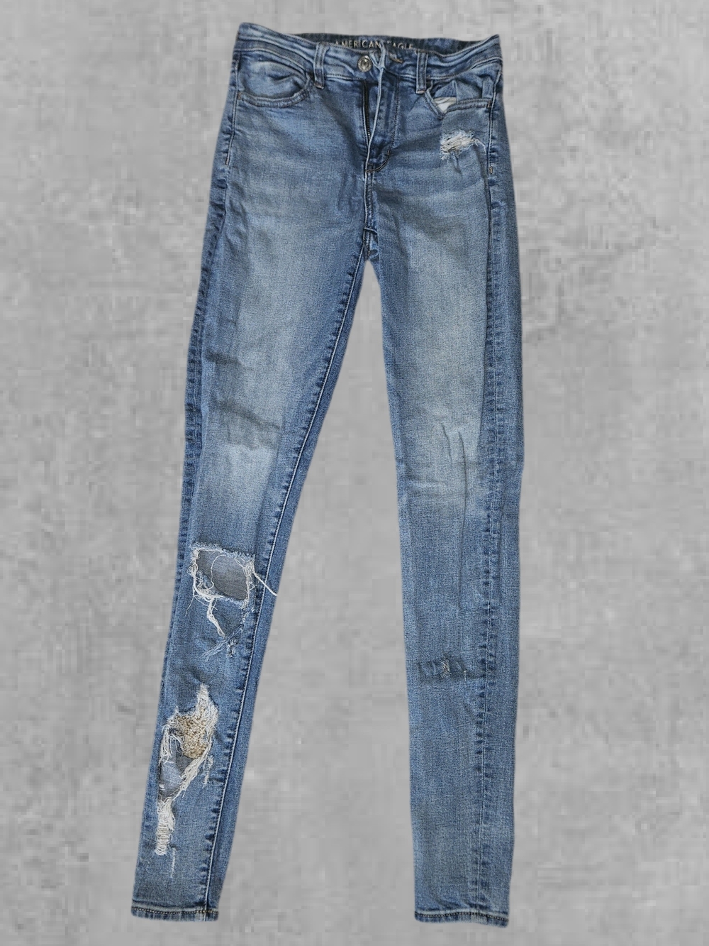 American Eagle Outfitters Medium Wash Distressed Skinny Jeans